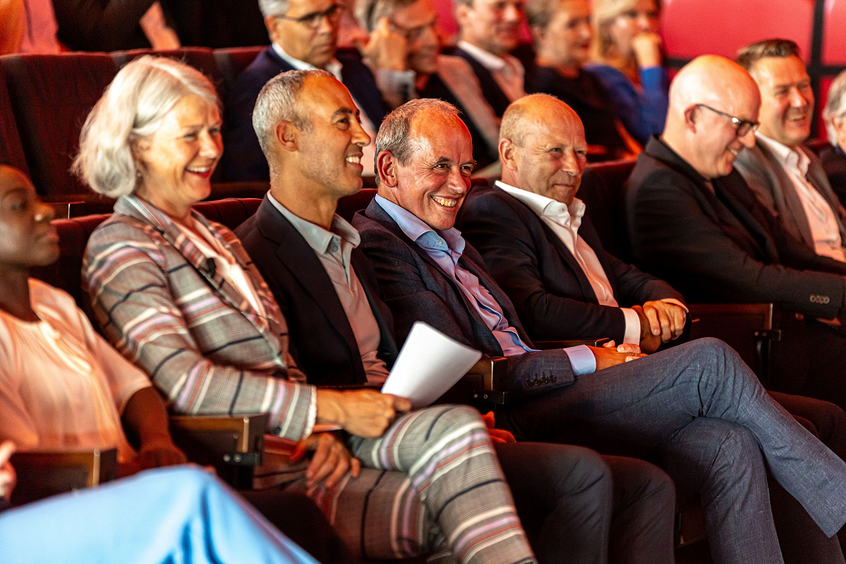 Petra de Lange bij afscheid Frits Gronsveld