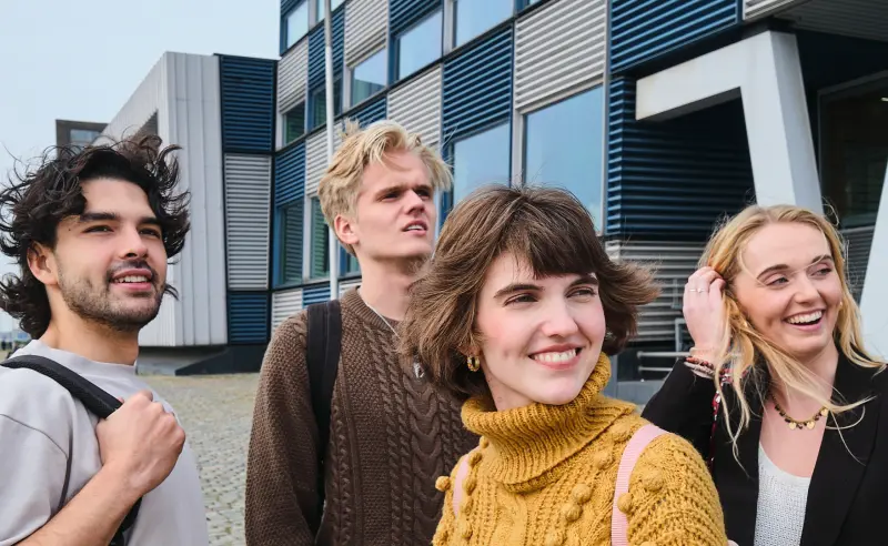 vier hbo-studenten voor schoolgebouw STC Lloydstraat 300
