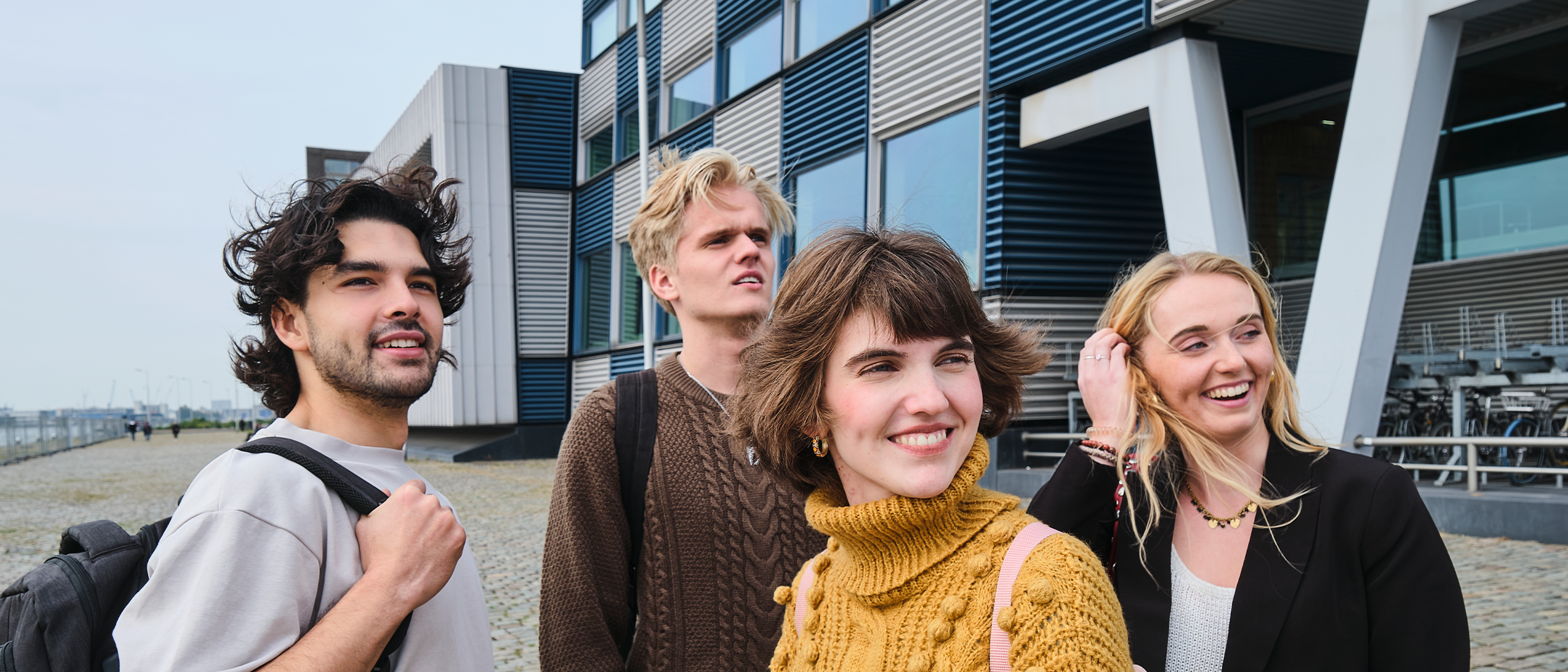 vier hbo-studenten voor schoolgebouw STC Lloydstraat 300